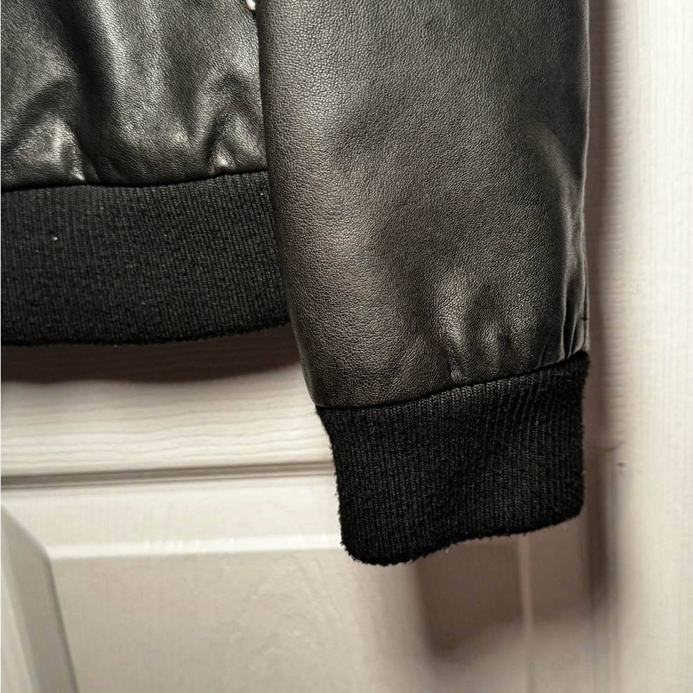BLK DNM Men’s Classic Black Leather Bomber Jacket - Picture 6 of 8